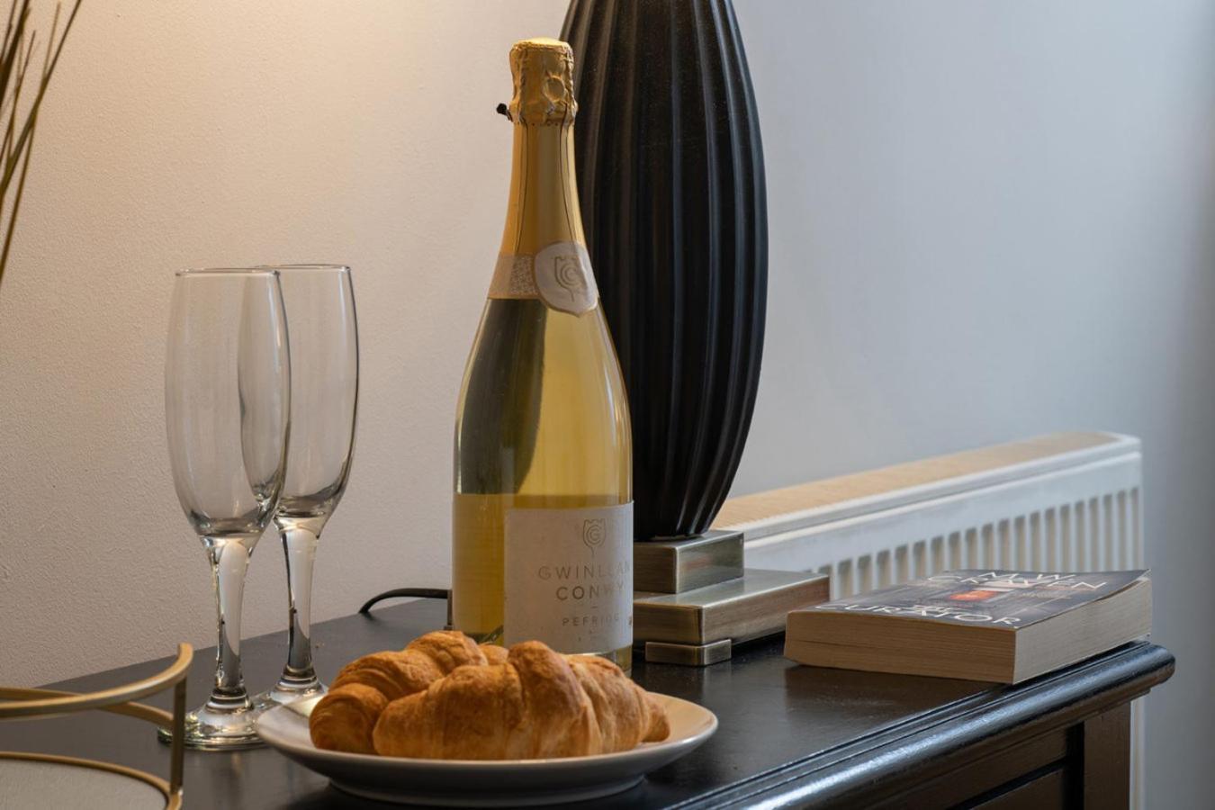 Number 3 Pier Road Apartment Whitby Ngoại thất bức ảnh